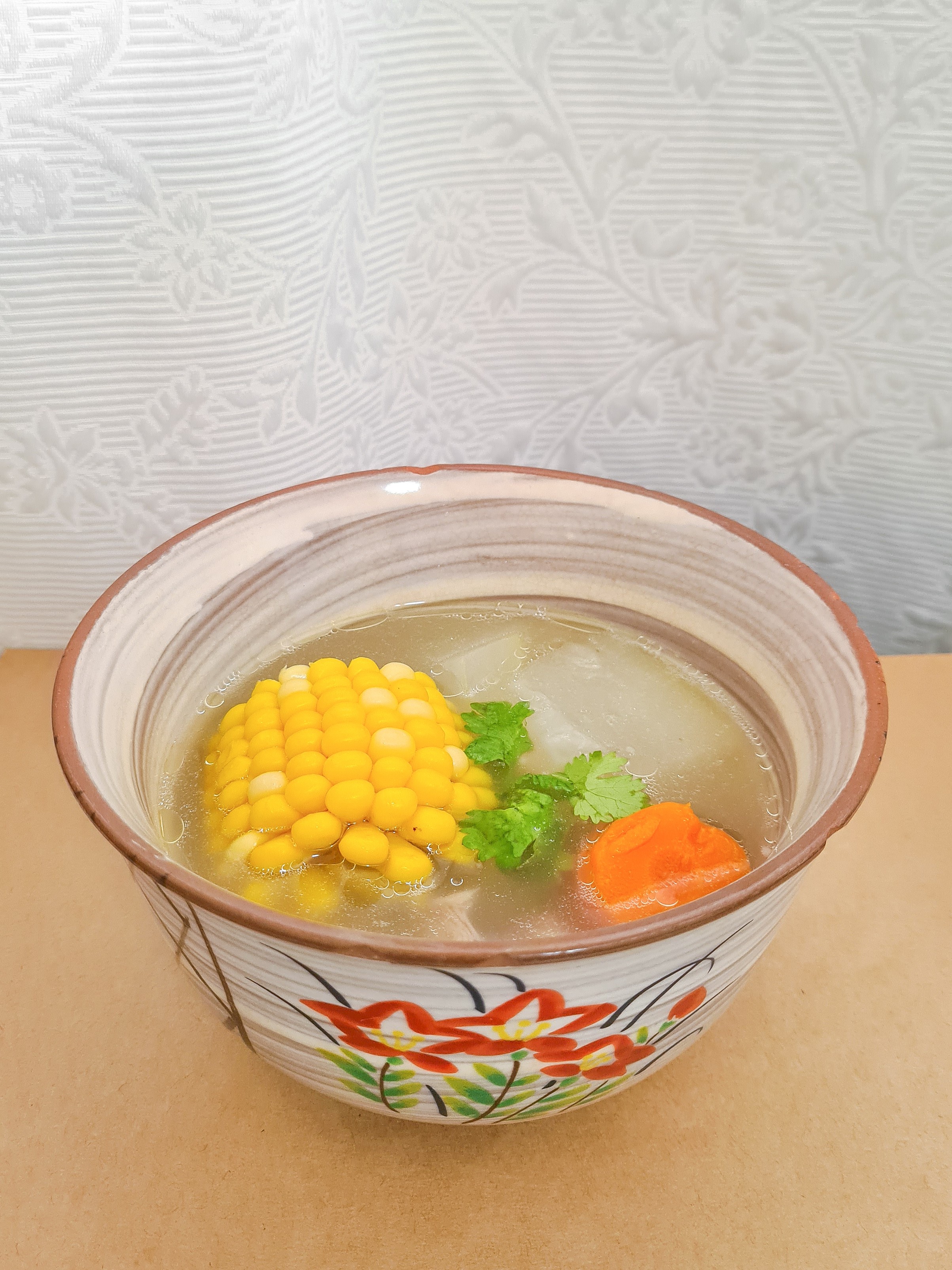 海底椰粟米紅蘿蔔湯可清熱潤肺、降火解毒。