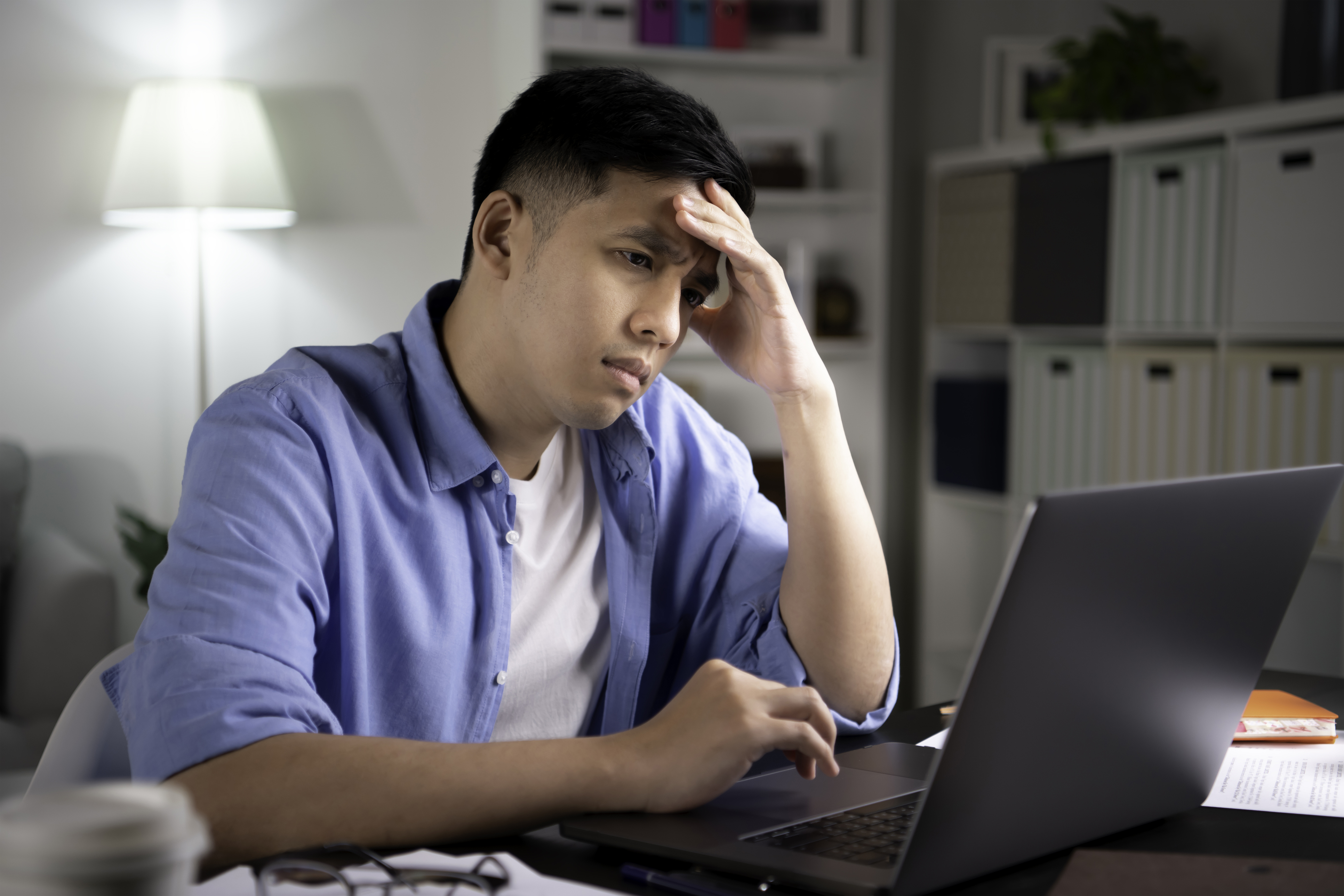 男子上班時突然「眼睛失焦」看不清電腦屏幕。