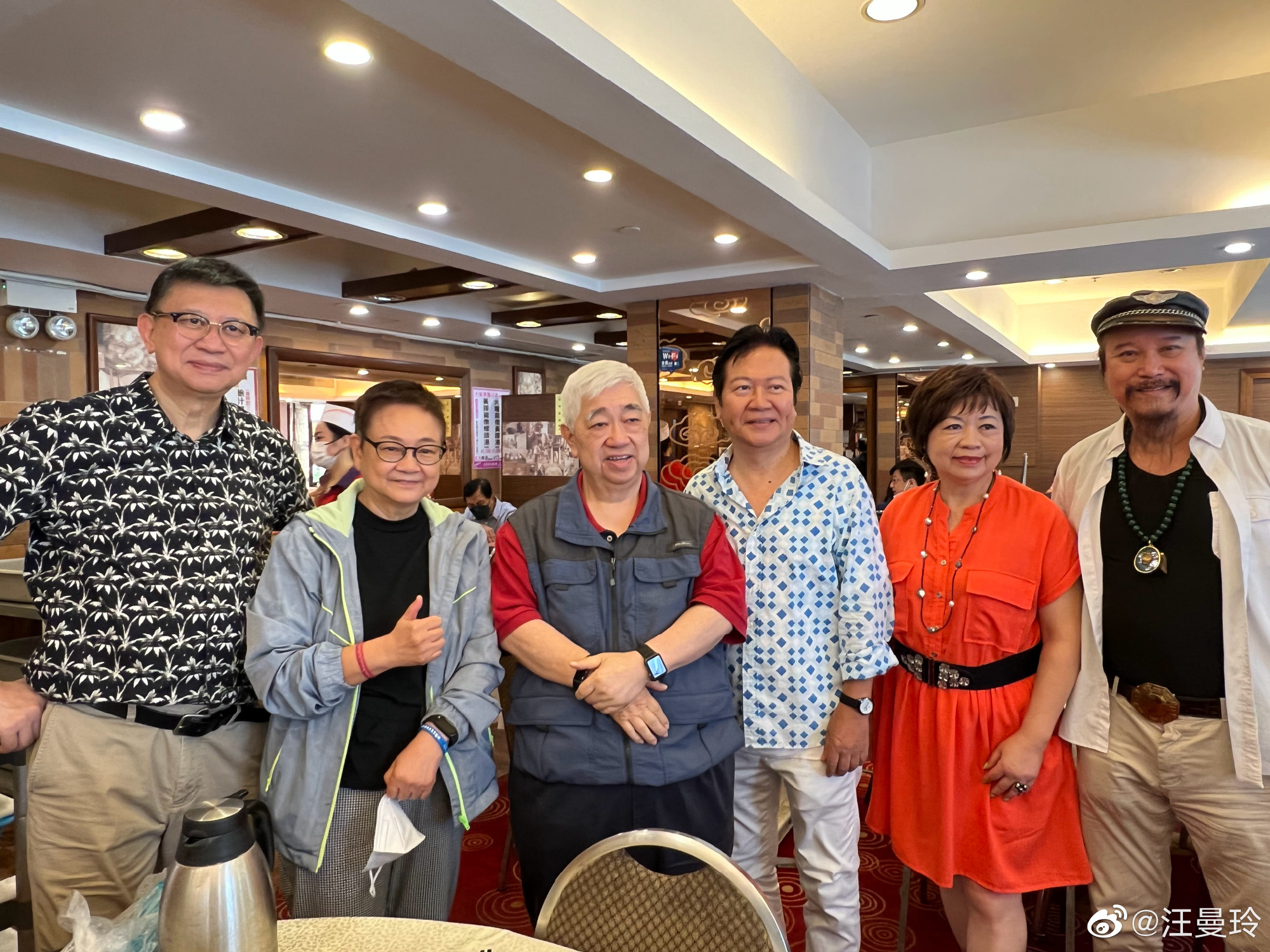 梁文韜請來了一眾好友一同聚餐。