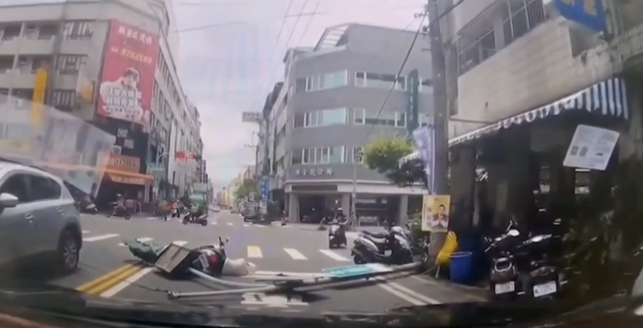 陳女士傷勢嚴重,脊椎嚴重脫位。