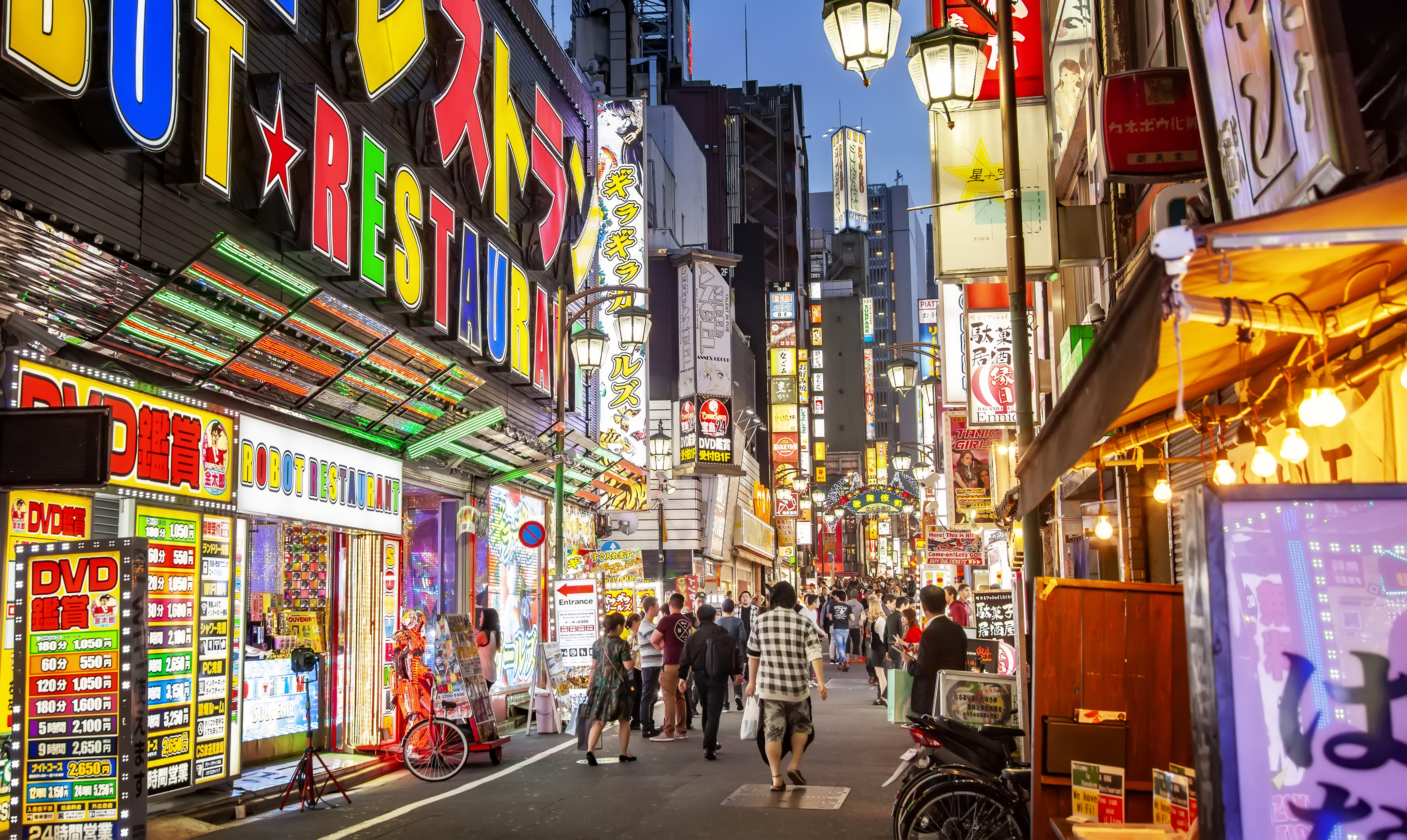 3名東京留學的中國學生確診愛滋(HIV)後,繼續於池袋等紅燈區流連,並導致一間風俗店的3名女子先後受感染。