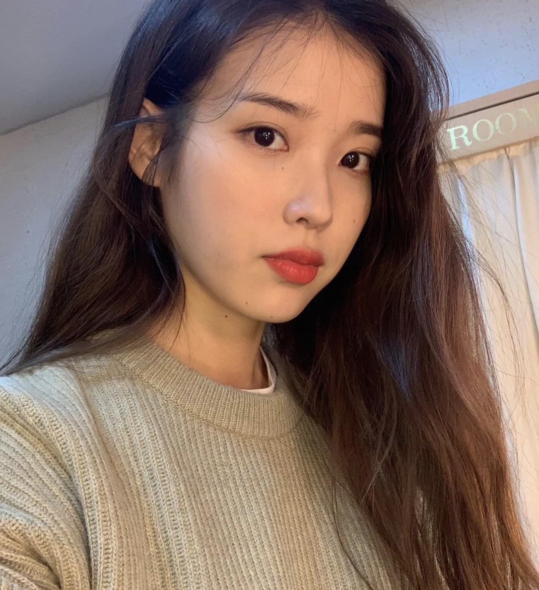 韓國女歌手「國民妹妹」IU(李知恩)。