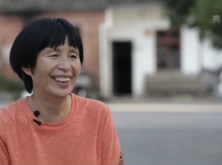 妻子:「別怕,我就是你的眼睛嘛。」