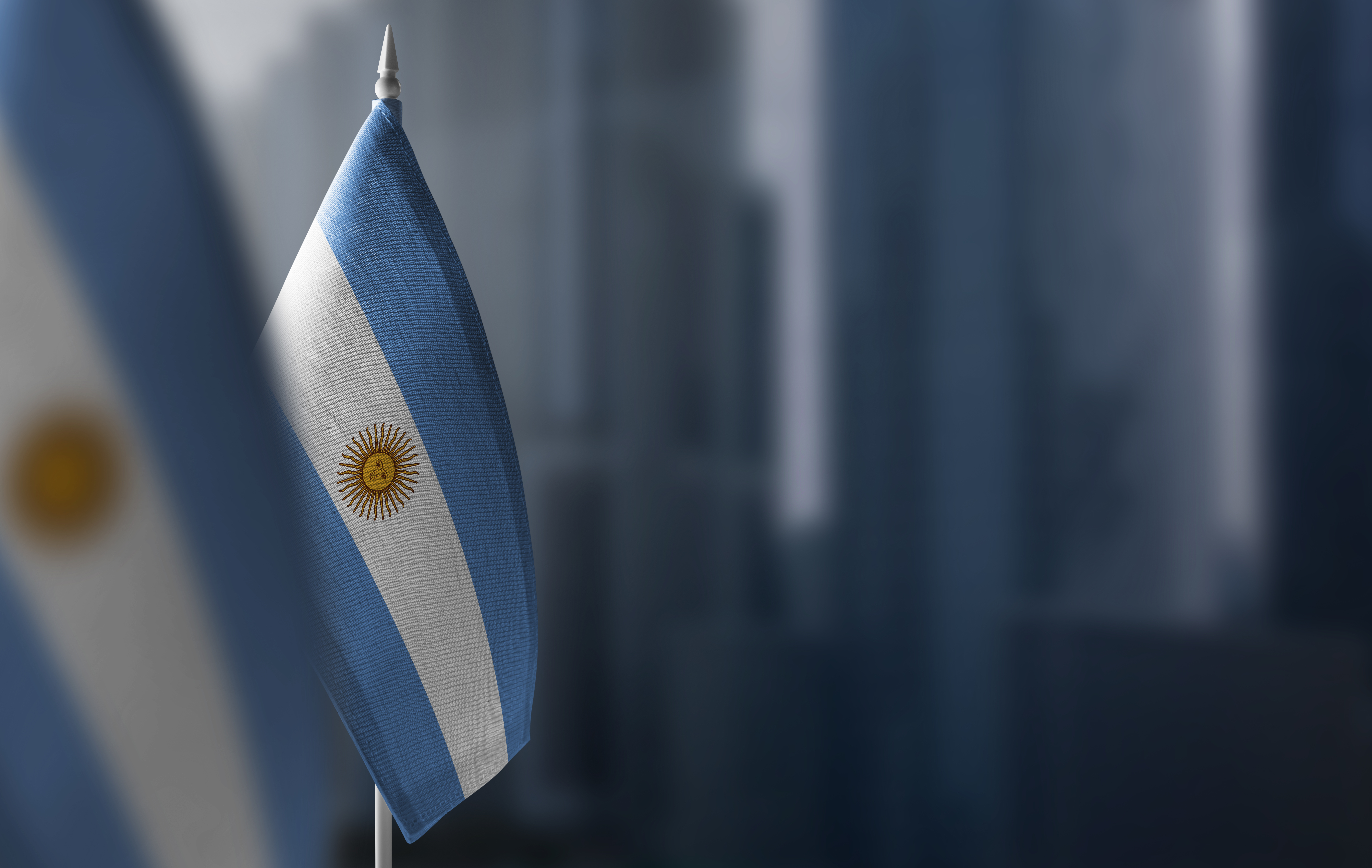 阿根廷小鎮爆發不明肺炎，目前有11人感染，4人死亡，初步相信與退伍軍人桿菌有關。