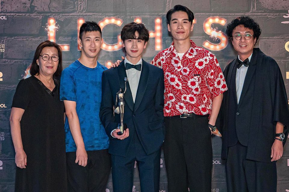 他的奮鬥史在2021年被改編成的電影《媽媽的神奇小子》。