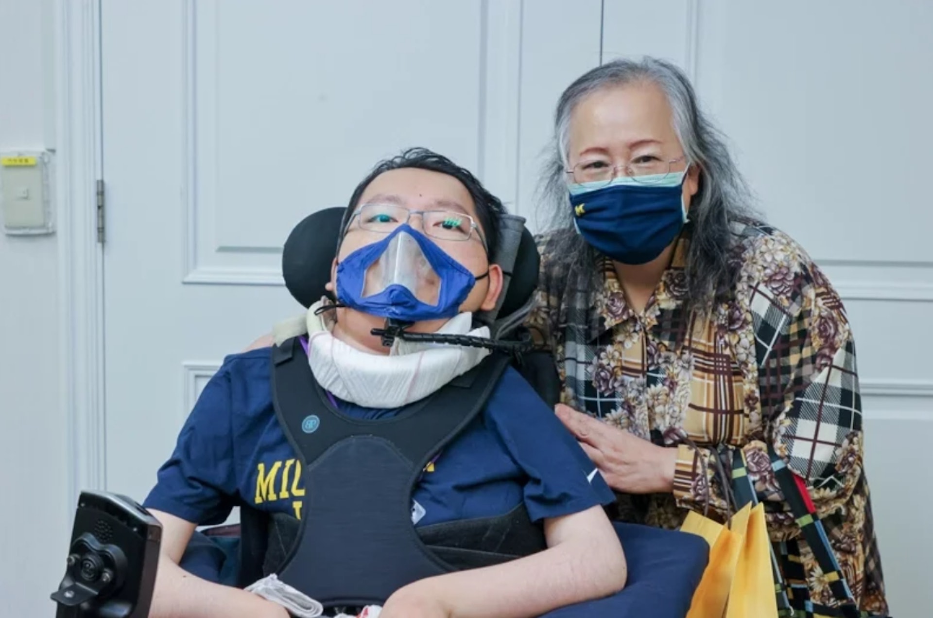 台灣男子陳俊翰出生時被診斷罹患罕見病「先天性脊髓性肌肉萎縮症」(SMA)。