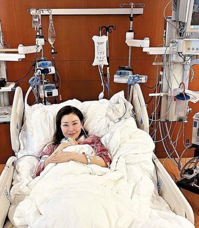 李嘉欣今年年初因身體不適住進加護病房,48小時後才脫離險境。
