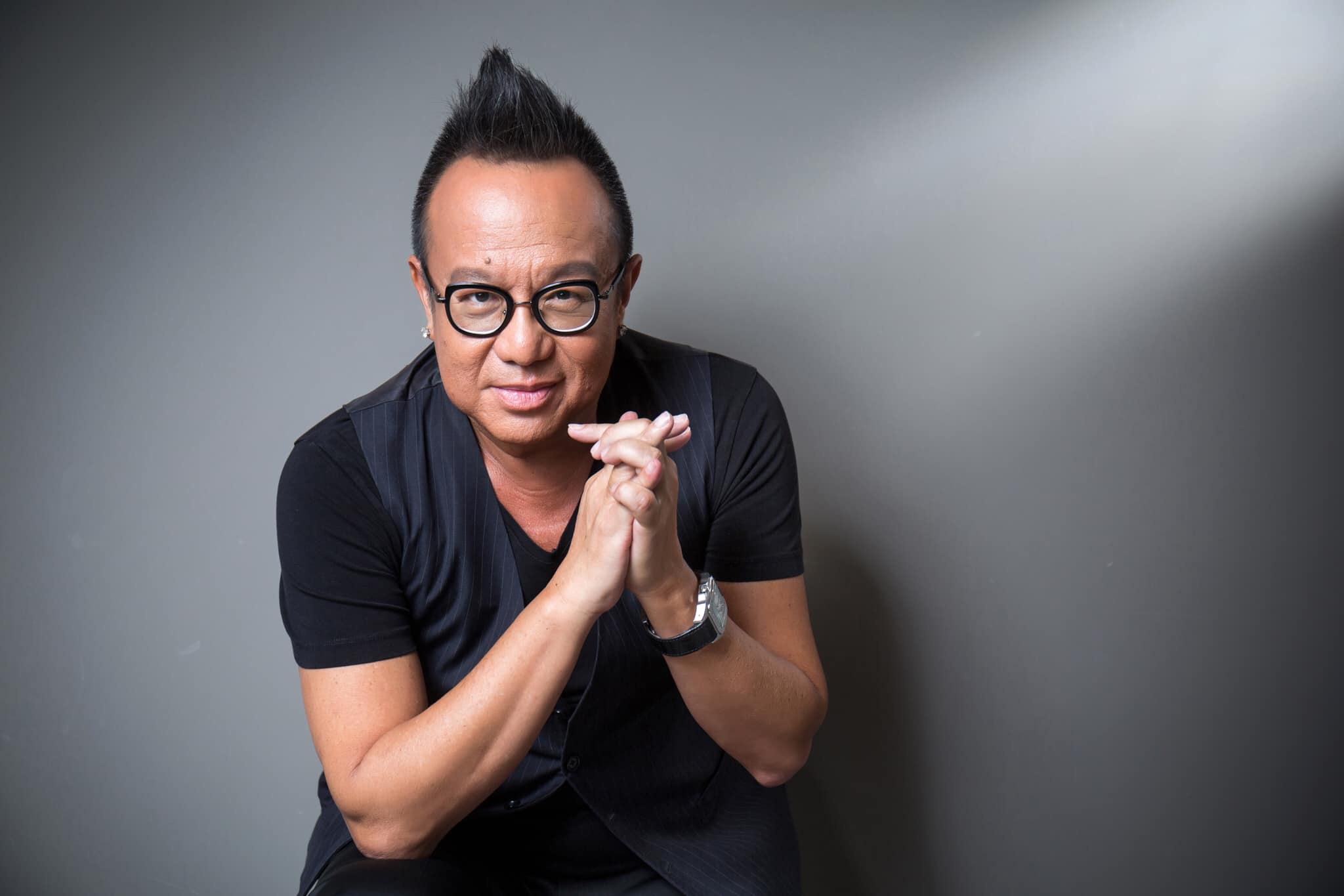 資深歌手黃大煒先前因心臟衰竭導致呼吸困難被緊急送醫。