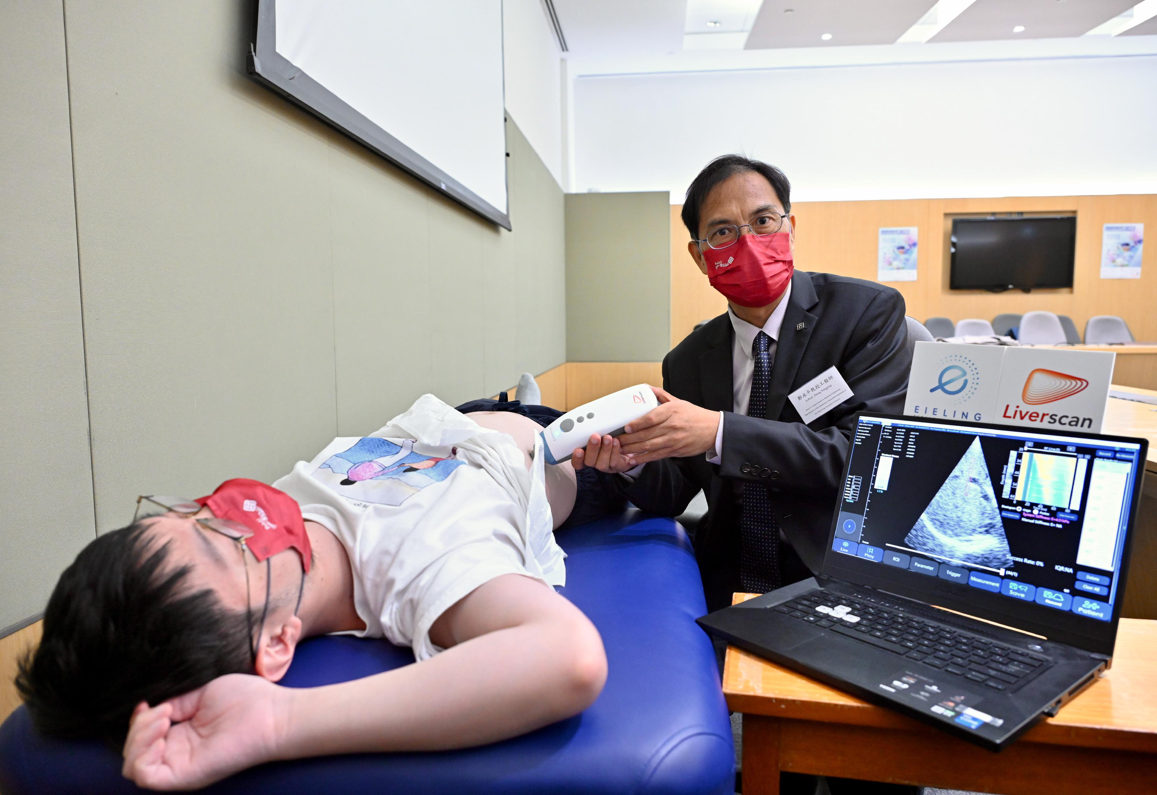 香港理工大學研發的無創性肝硬度測量的掌上式診斷工具「Liverscan」,能夠通過測量肝組織硬度及纖維化程度作出診斷,期望讓病人及早發現肝纖維化並接受治療。
