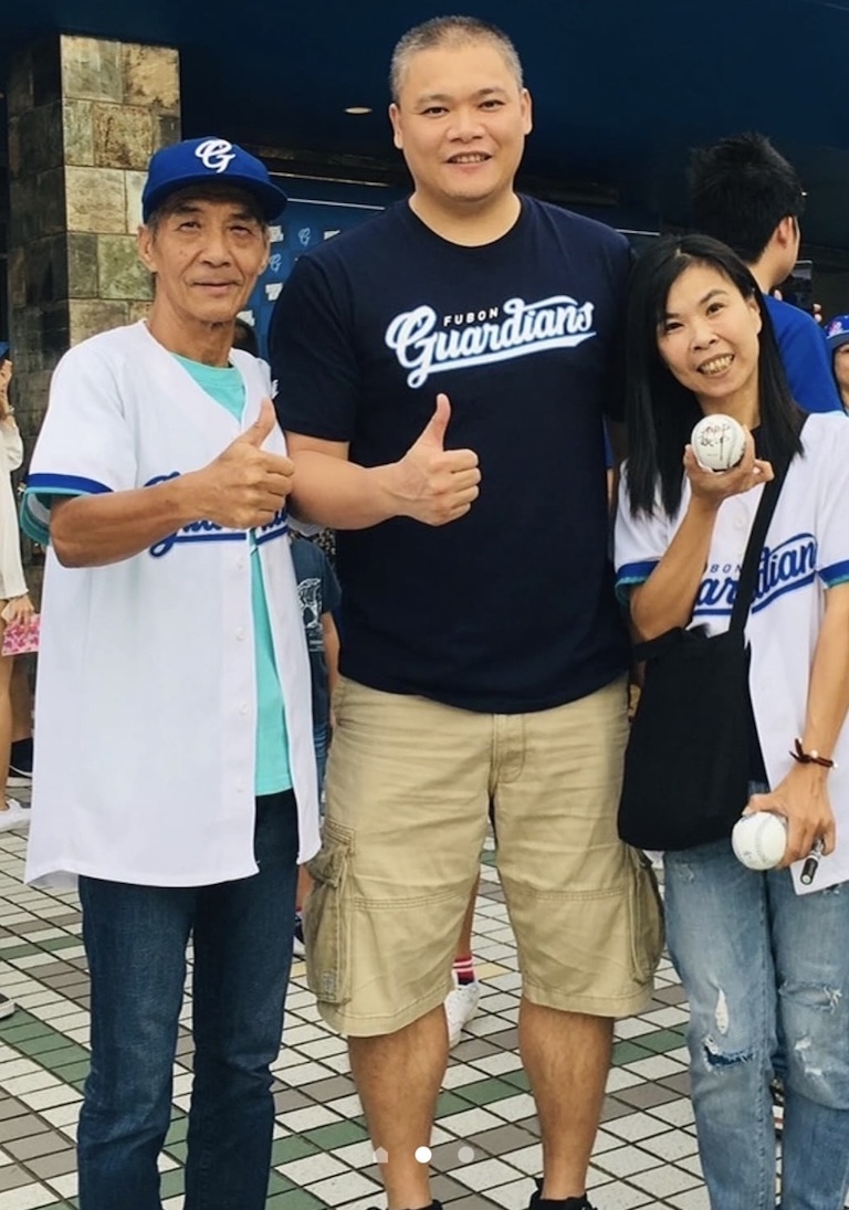 最終他成功戰勝血癌,並在2020年底順利出院。