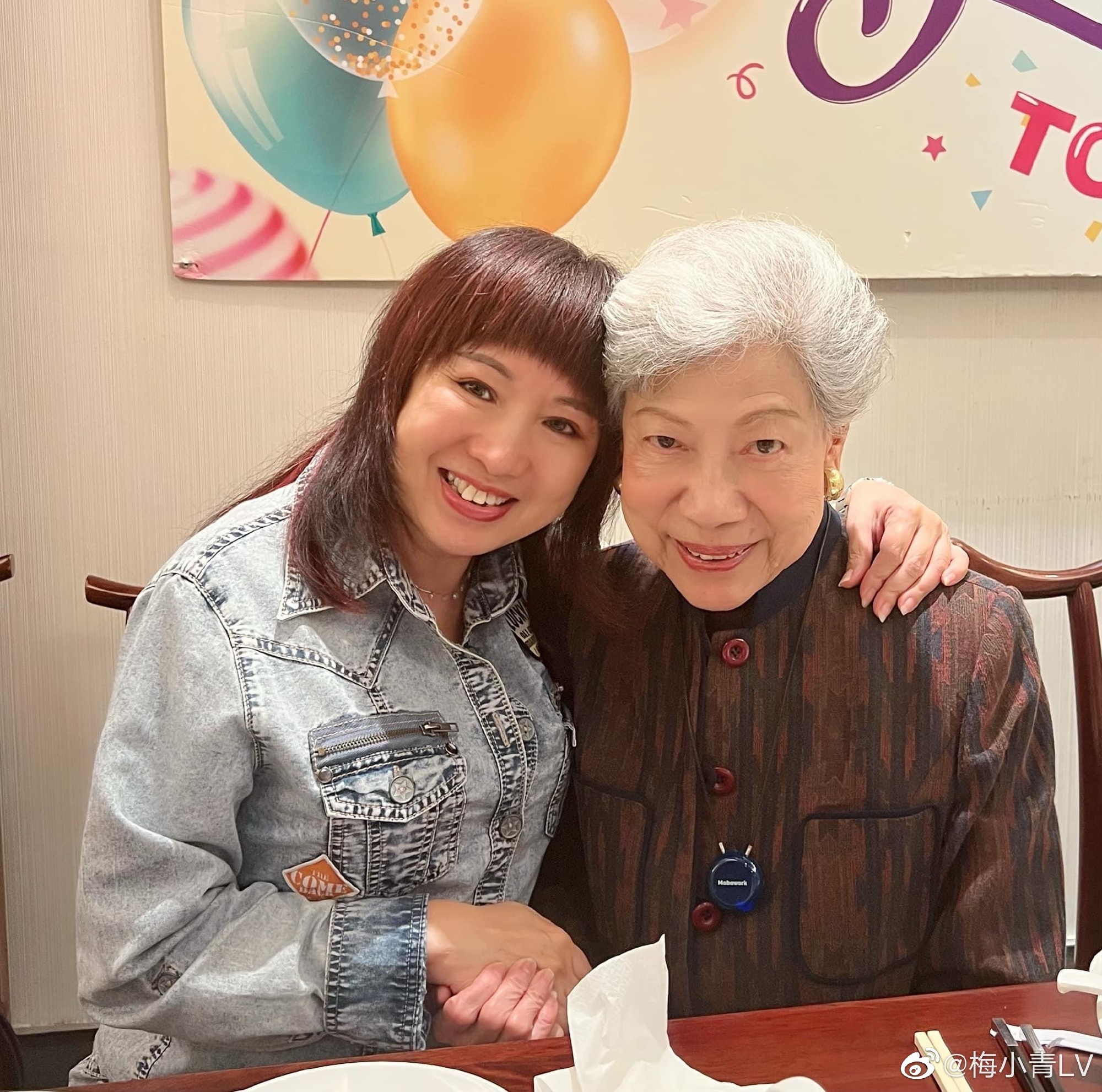 梅小青（小青姐）亦有同羅蘭姐慶祝生日。