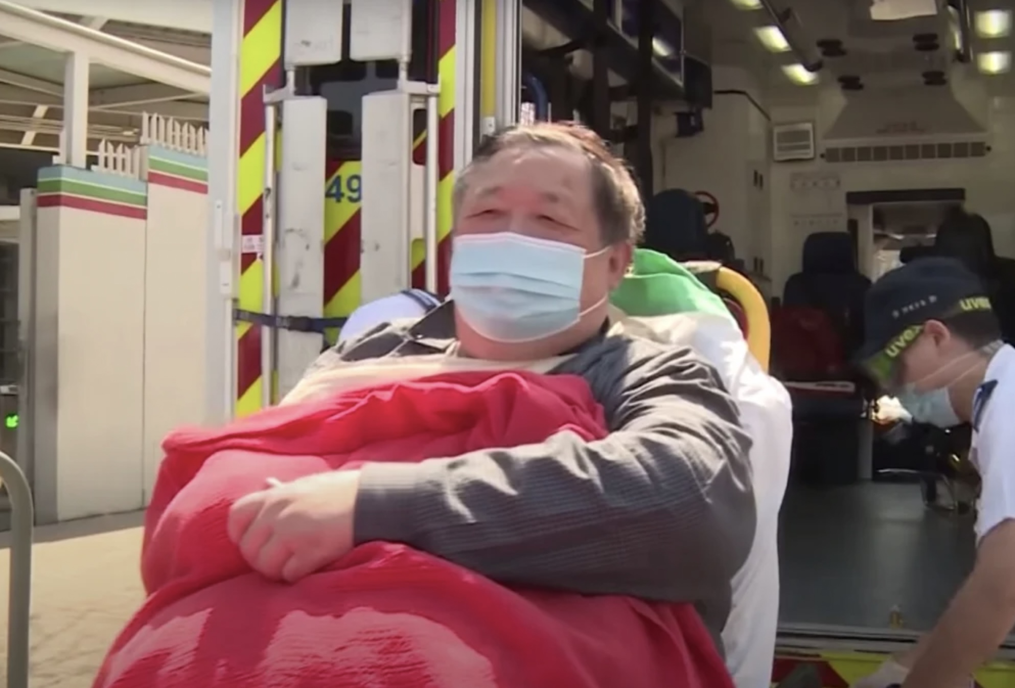 前年11月秦煌在電視城門口失足跌倒。