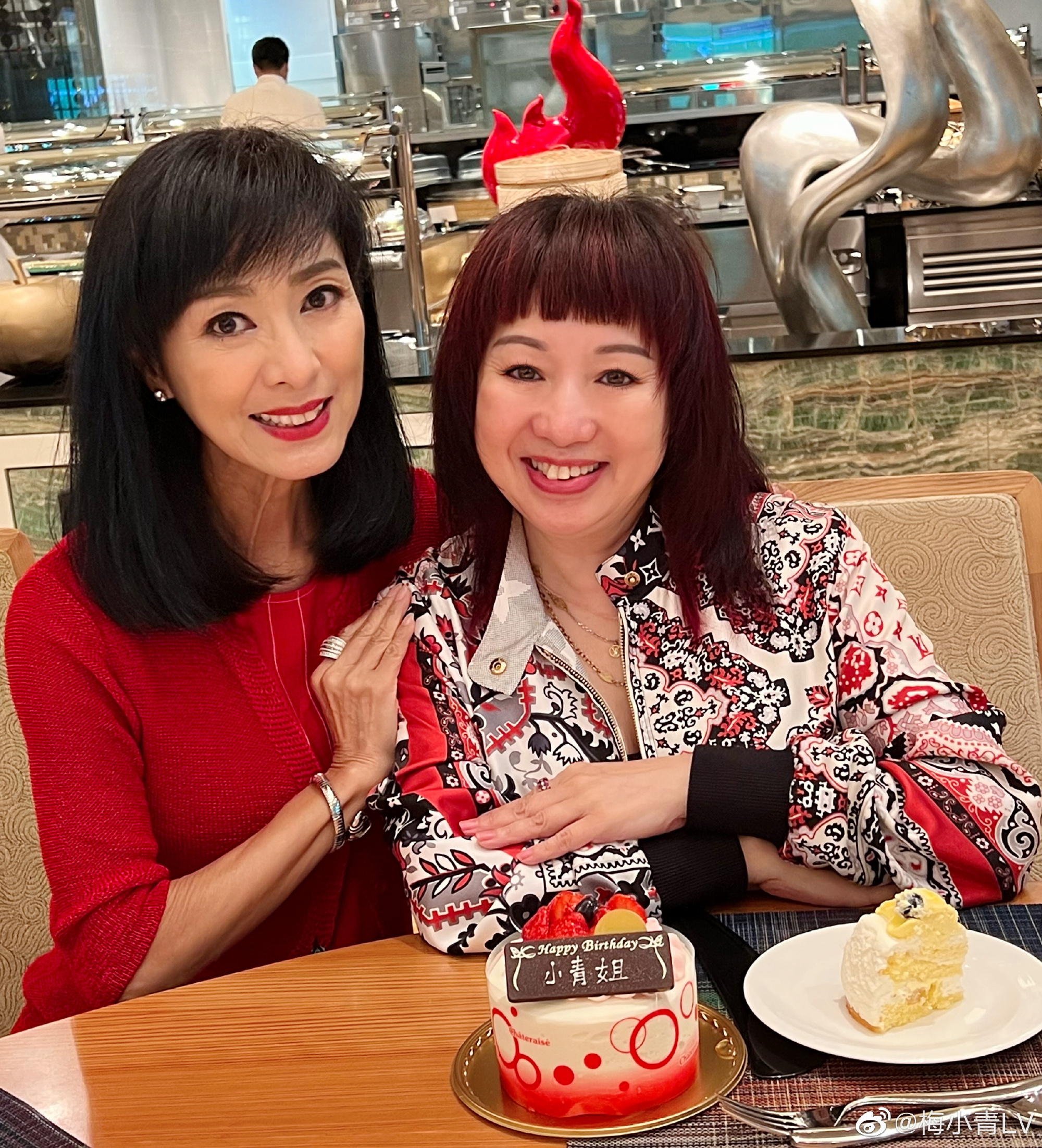 金牌監製梅小青。