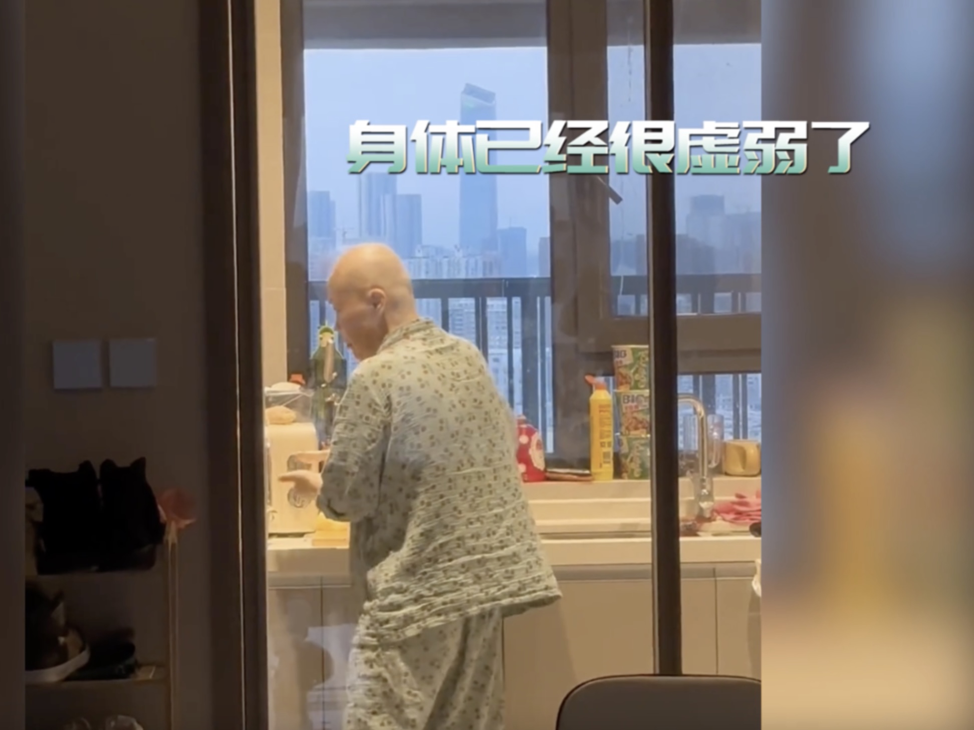 內地一名癌末媽媽堅持為兒子做「最後一頓飯」。