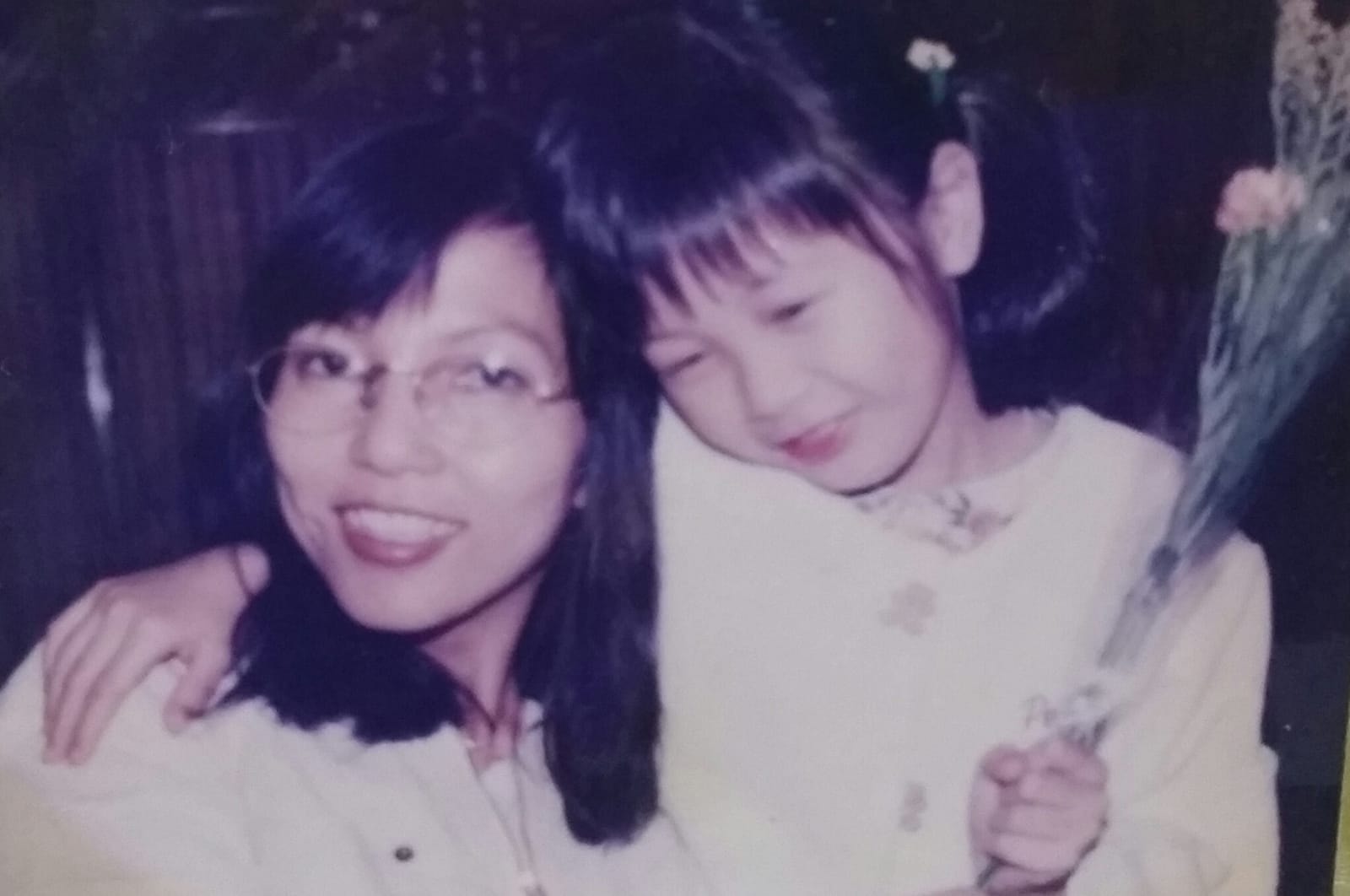 堅強的宋太獨立照顧女兒。