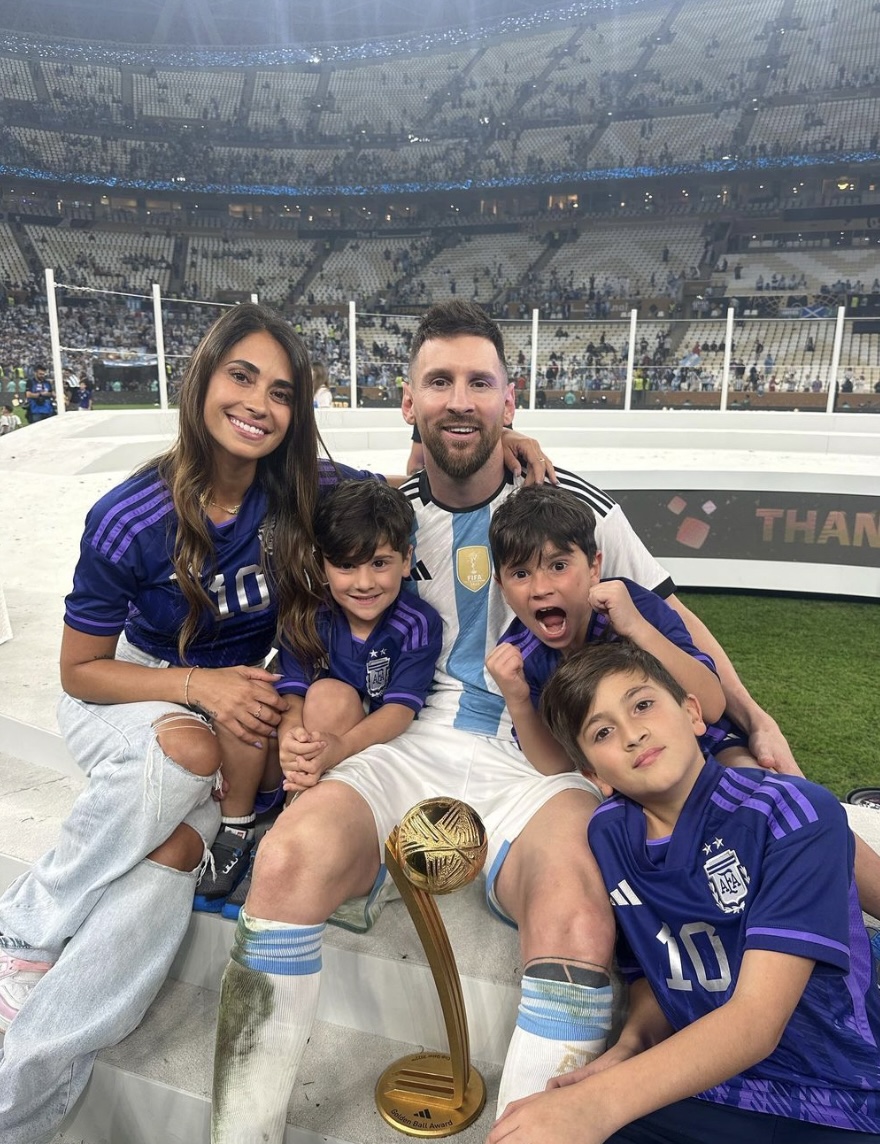Antonela Roccuzzon三寶媽身材依然火辣!