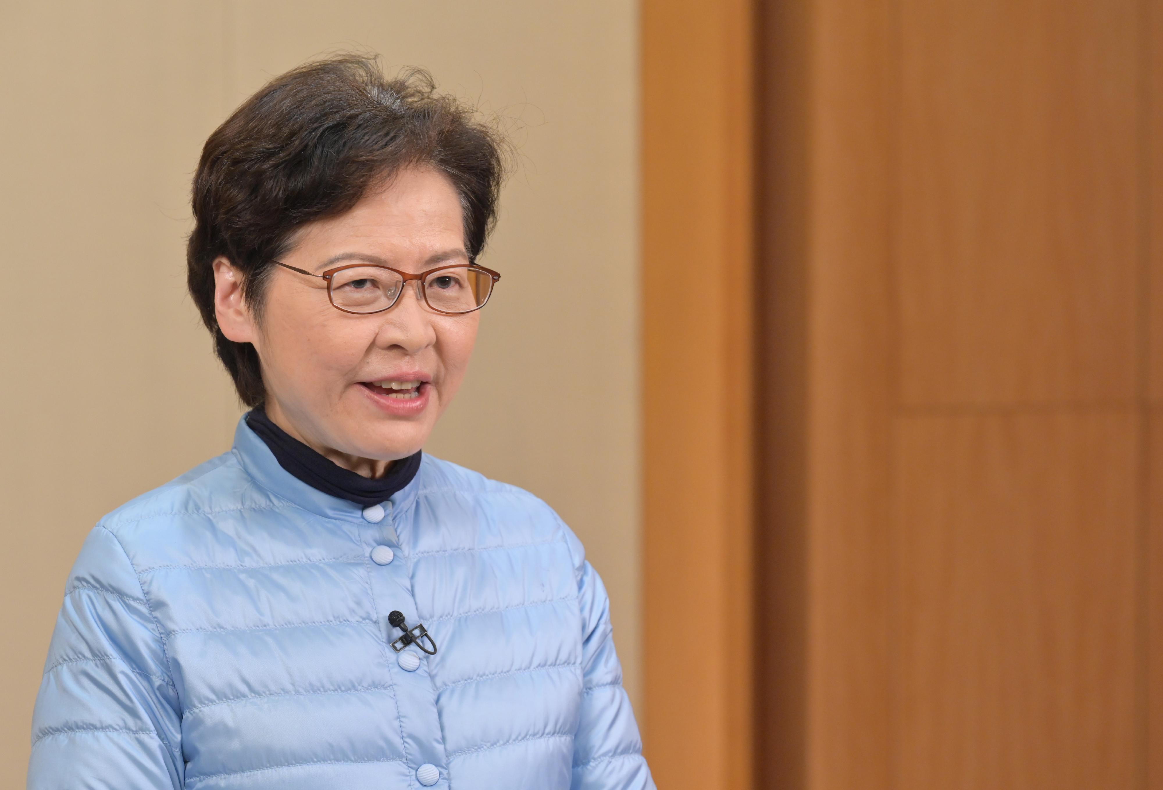 時任行政長官在記者會被問及「動態清零」與「清零」的分別,她回應自己不是動態清零的「始作俑者」,解答不到。