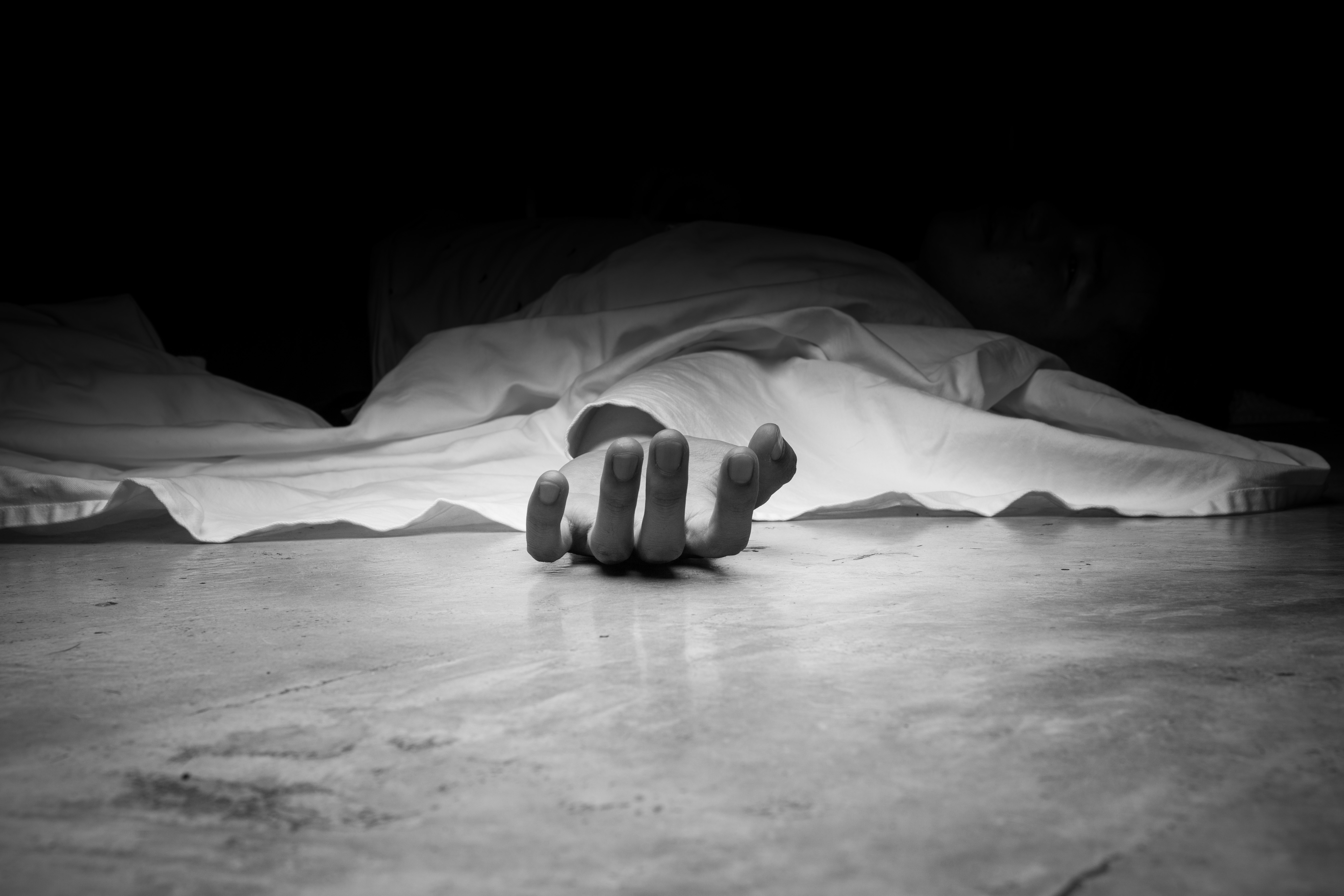 照顧者慘案,一名47歲患長期病女子死亡,死者父母被捕。