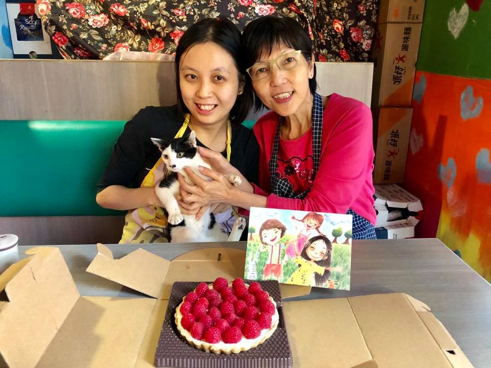 Flora每年生日都會捐錢給慈善機構。