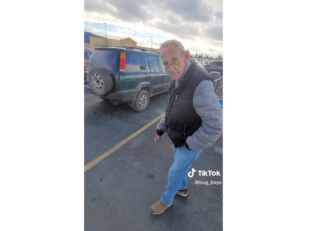 現年82歲的馬里昂（Butch Marion）一週仍需工作30小時。