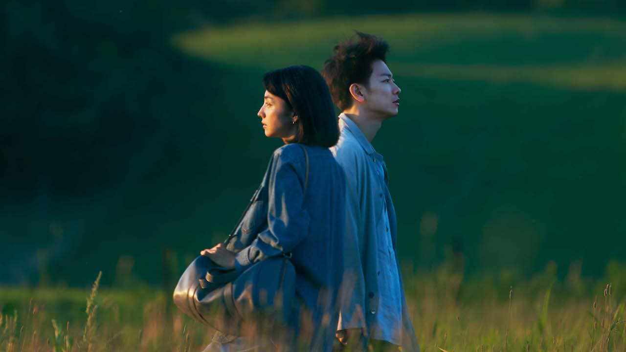 劇中佐藤健飾演「並木晴道」時常腰痛。