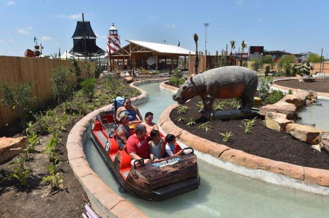 「摩根仙境主題樂園」於2010年正式開幕。