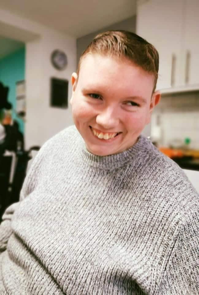 對於Rhys的忽然離世,家人感到痛心與後悔。