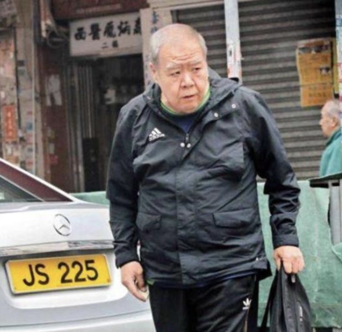 早年被拍到身形憔悴。