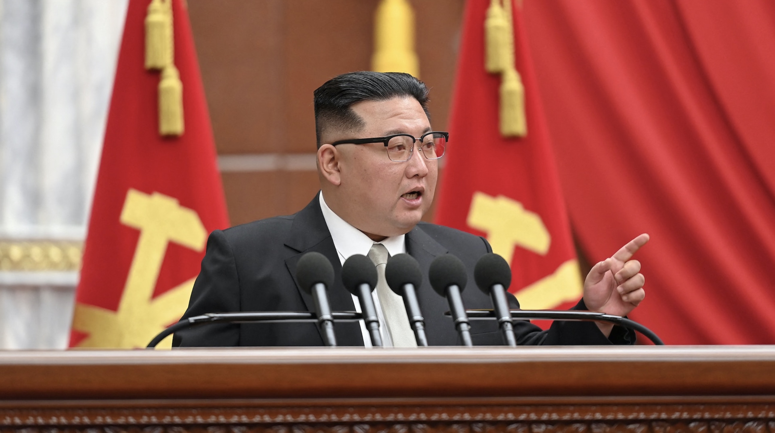 金正恩近日在發表政論時提到:「真的很想睡覺」。
