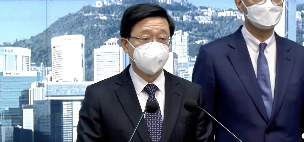 行政長官李家超今早（28日）宣布，明日起（3月1日）全面取消口罩令。