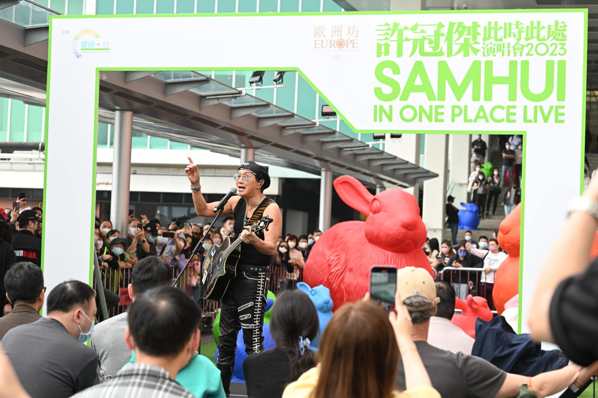 許冠傑在台上指,今次演唱會「但求操fit自己」。