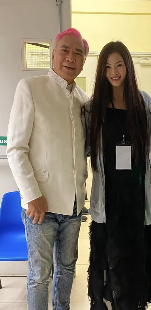 名下所有資產全轉給Chris。