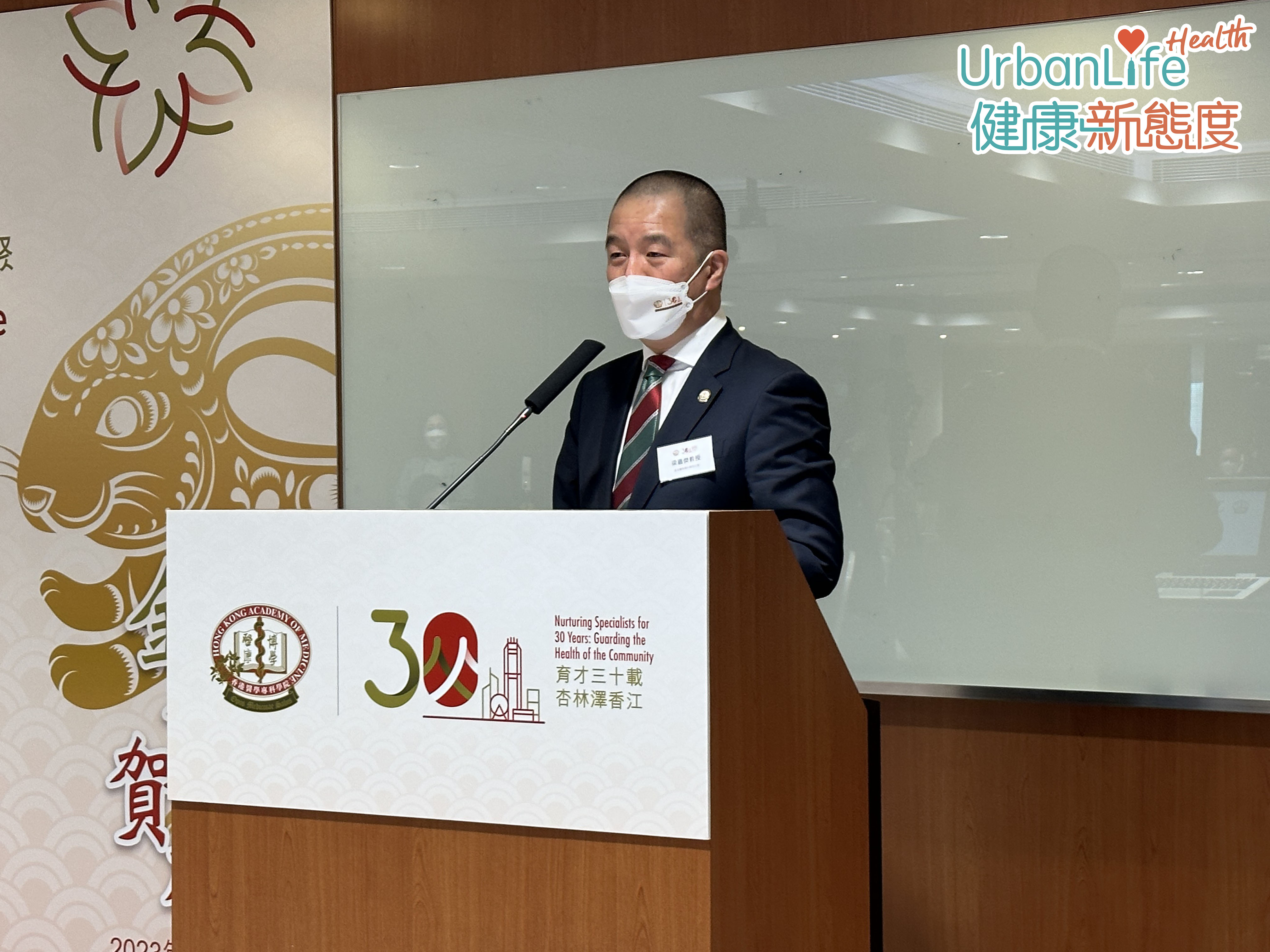 梁嘉傑表示,至今有10多名經特別註冊的非本地培訓醫生正接受評核,相信在疫情後申請人數會增加。