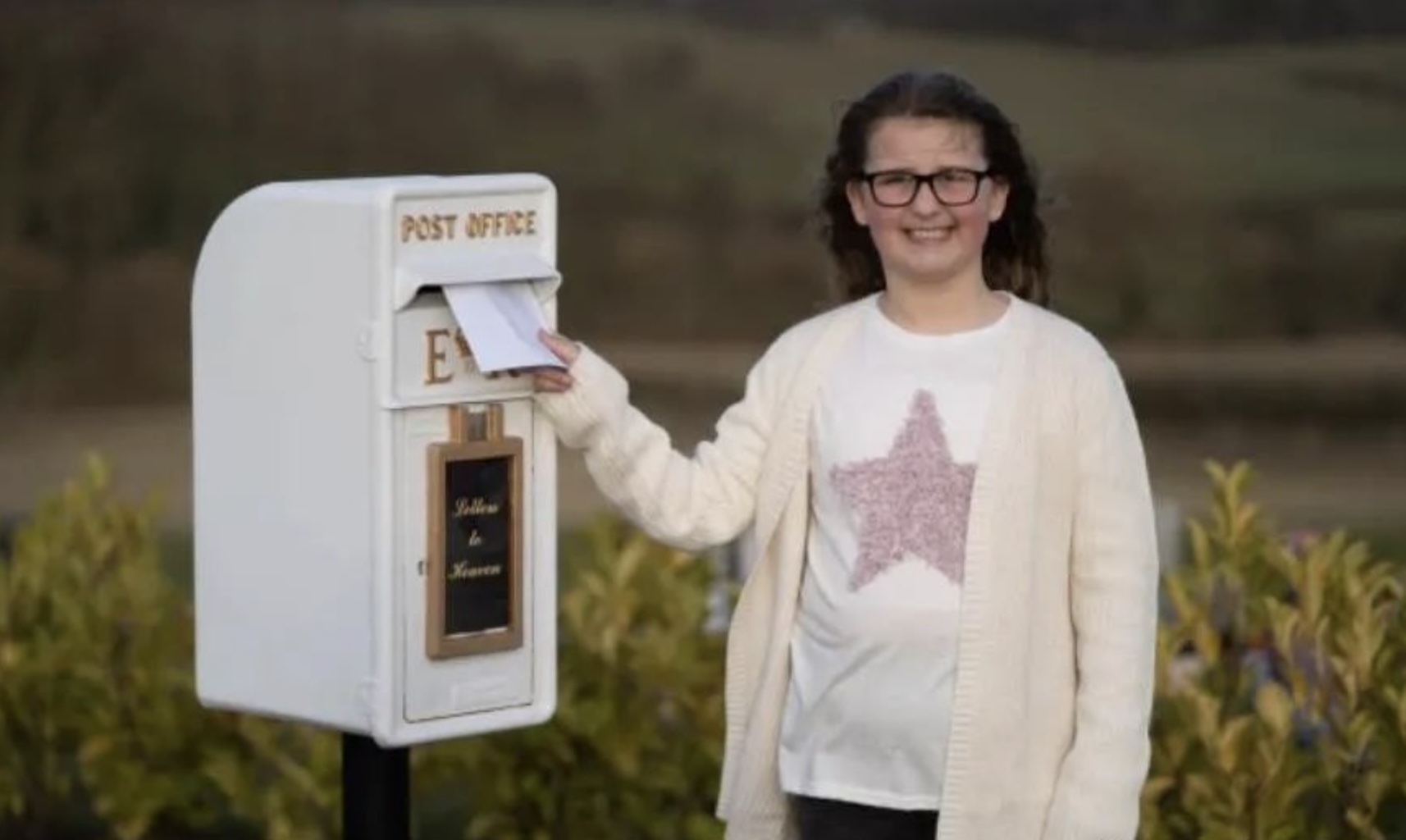 英國9歲女孩Matilda Handy在火葬場設立一個「天堂信箱」。