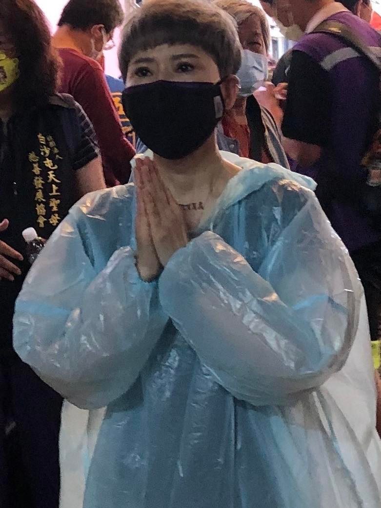 粉絲為多病纏身的她祈求保佑。