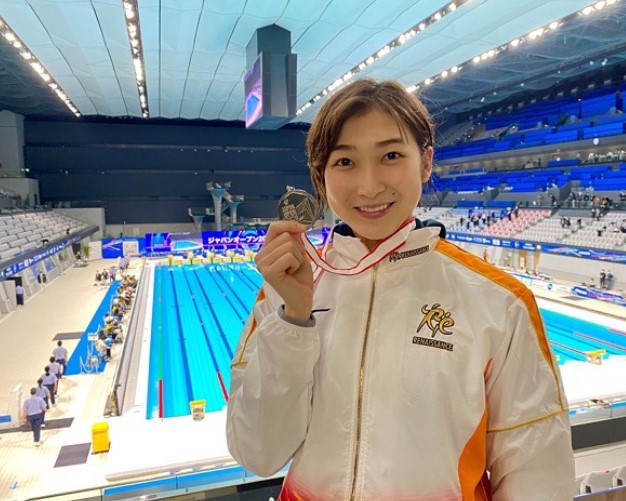年紀輕輕的池江璃花子同時也是多項亞洲游泳記錄的保持者。
