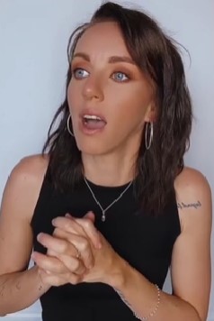 Scarlett Rose在影片中講述全過程，希望可以幫助到女性。