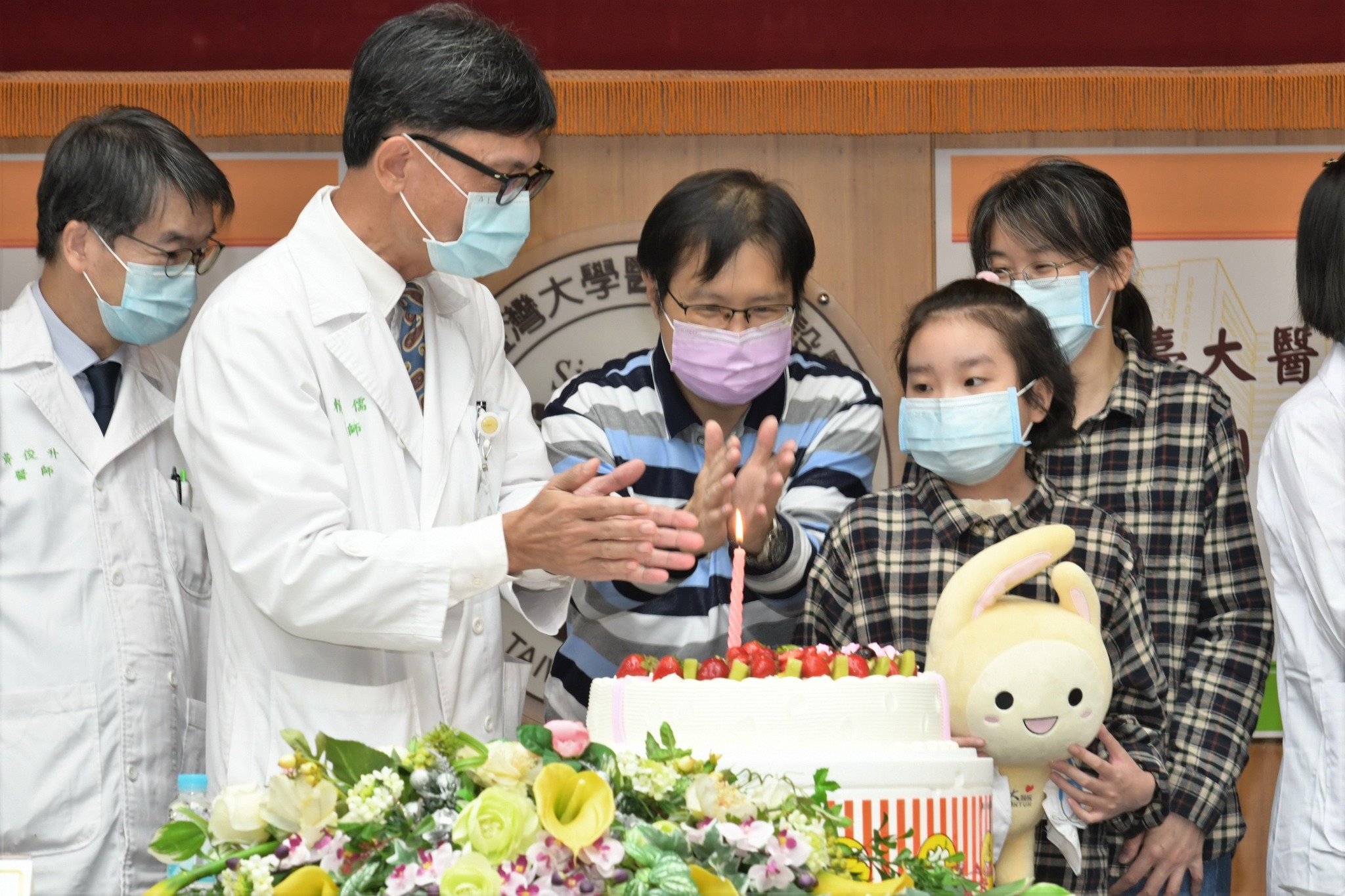 一家三口恢復得相當好，並於1月順利返家過年。