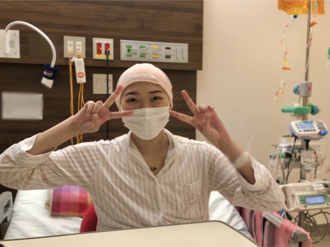 化療與幹細胞移植手術的副作用讓她十分辛苦。