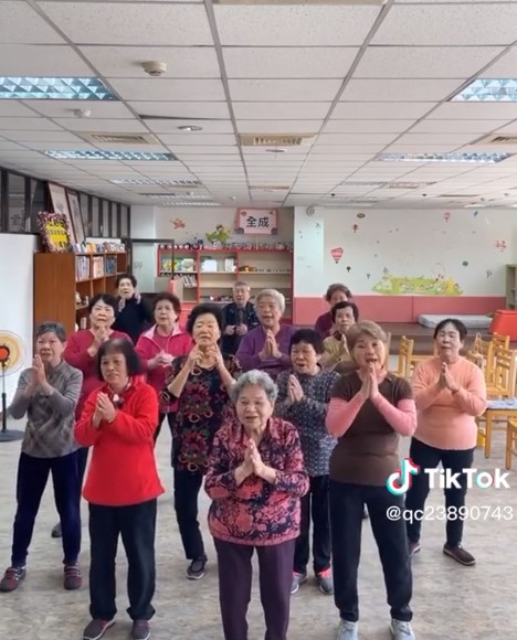 舞蹈動作+精準表情,表現能力100分!