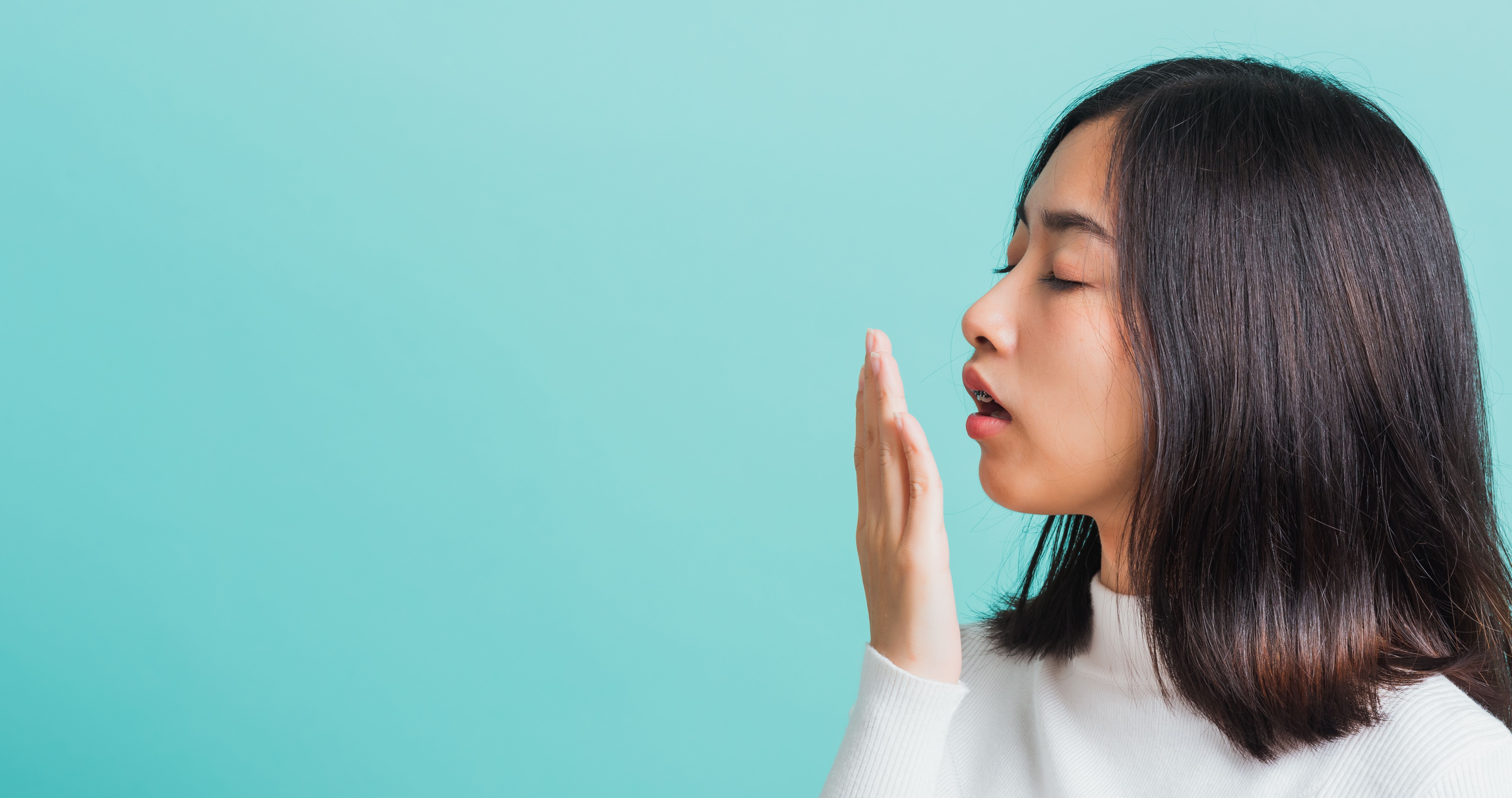 如習慣使用嘴巴呼吸,則會導致上顎骨和附近肌肉向下塌陷,整個面型會向下拉,令人看起來特別老。
