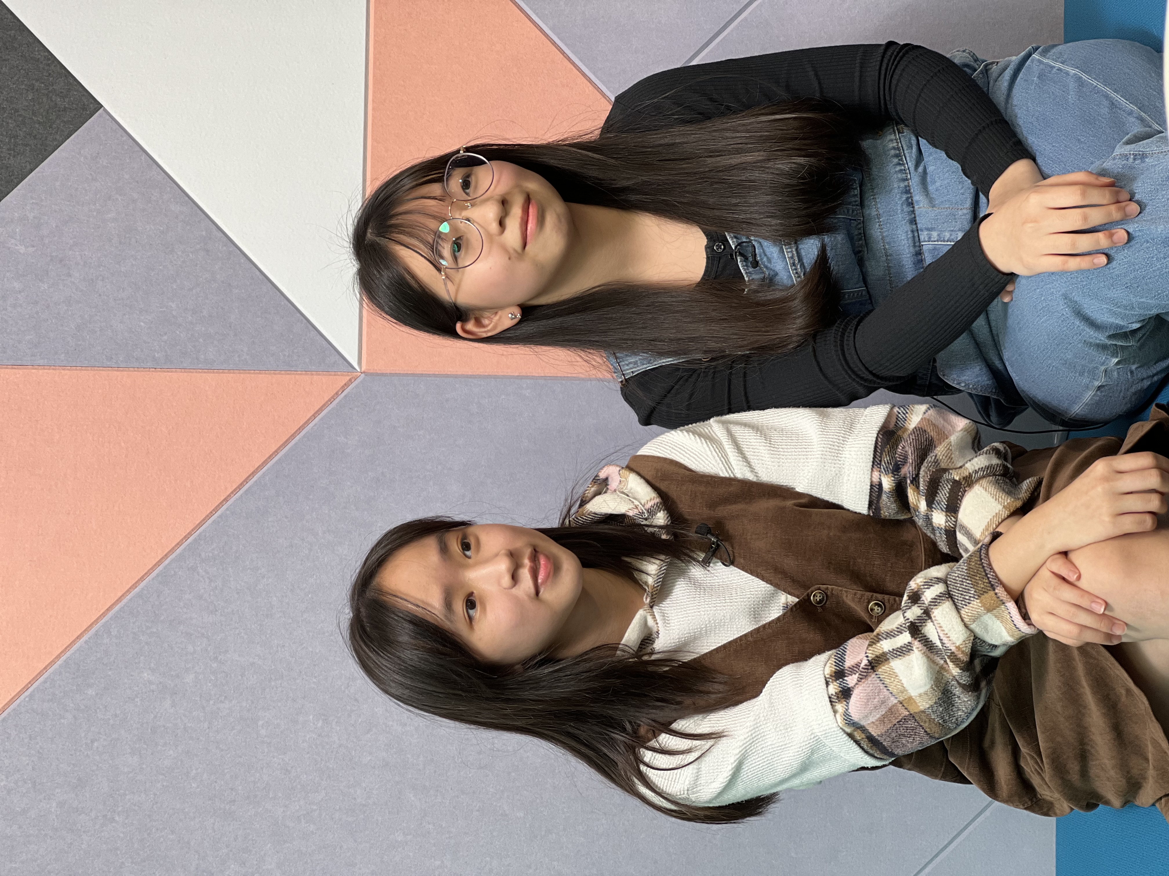 左起:Natalie及Crystal,去年考DSE時同樣因考試壓力,經常腸胃不適。