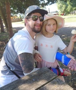 Jamie 渴望有一天能以「真實雙手」擁抱女兒。