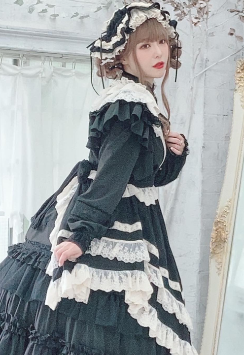 黑崎真音曾演唱多首日漫歌曲，依靠著她的才華在日漫歌曲中脫穎而出。