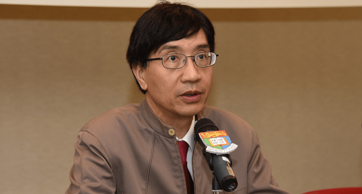 港大微生物學系講座教授袁國勇表示,自己曾經三次因應對傳染病而面對生命受威脅。