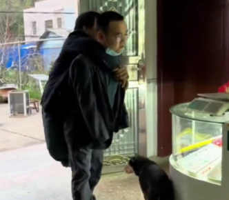 在失去雙臂或雙腿的生活裡,卻因出現了可以讓自己完成本無法完成的事情。