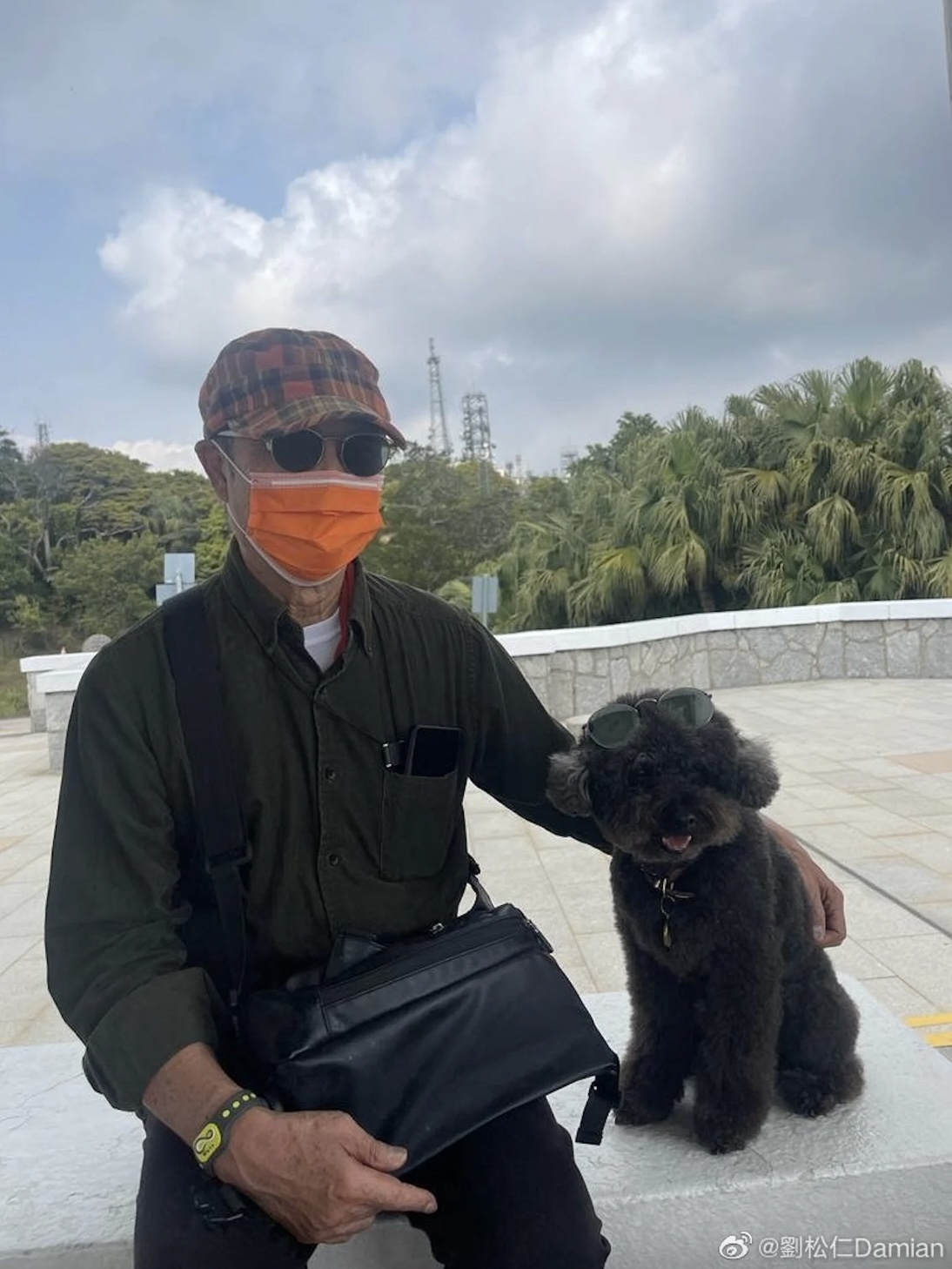 劉松仁近年來深居簡出,享受晚年生活。