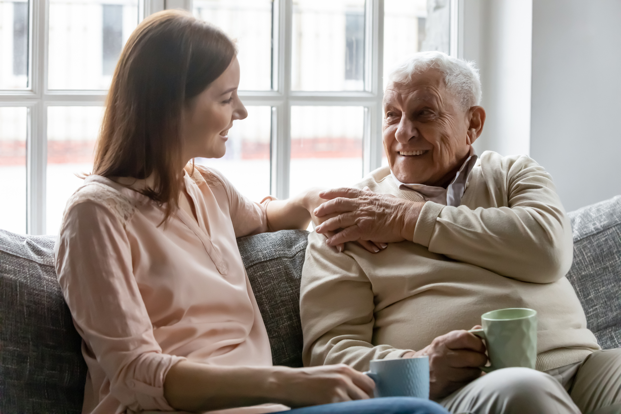 父親還有2個月就過70歲了,她擔心父親一時無法接受這個事實。