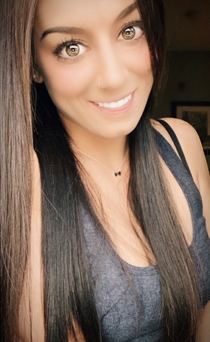 如今戒毒成功後的她找回容光煥發的模樣。