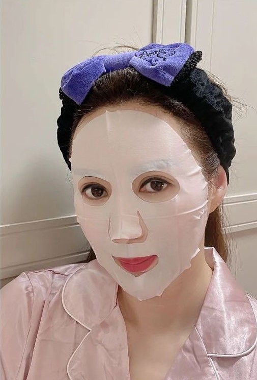 由於在入行前羅霖曾是一位空姐,所以因職業要求羅霖有自己的一套護膚心得。